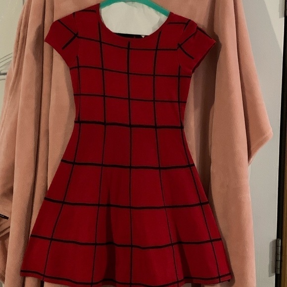 Girls sequin hearts size medium, red window pane dress. - Picture 1 of 1